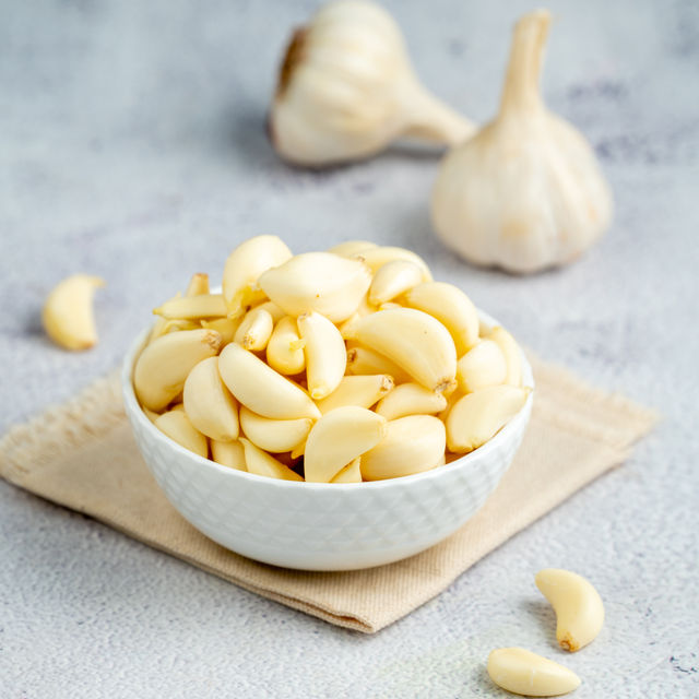Peeled Garlic PP