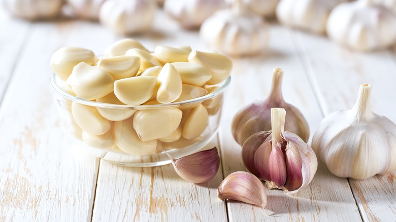 Peeled Garlic PP